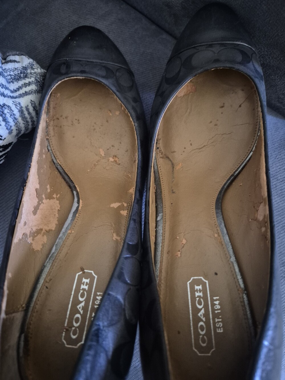 Shoes - Picture 8 of 9